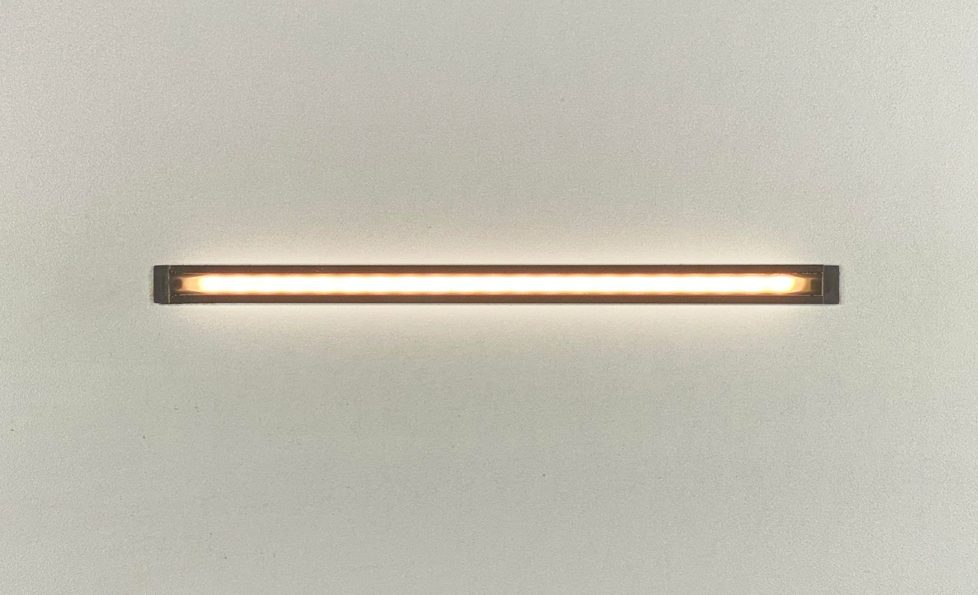 Long, Noir White Glow, Los lampje